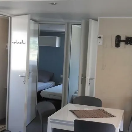 Κάμπινγκ Mobile 6 Pers Piscine Plage Ιέρ